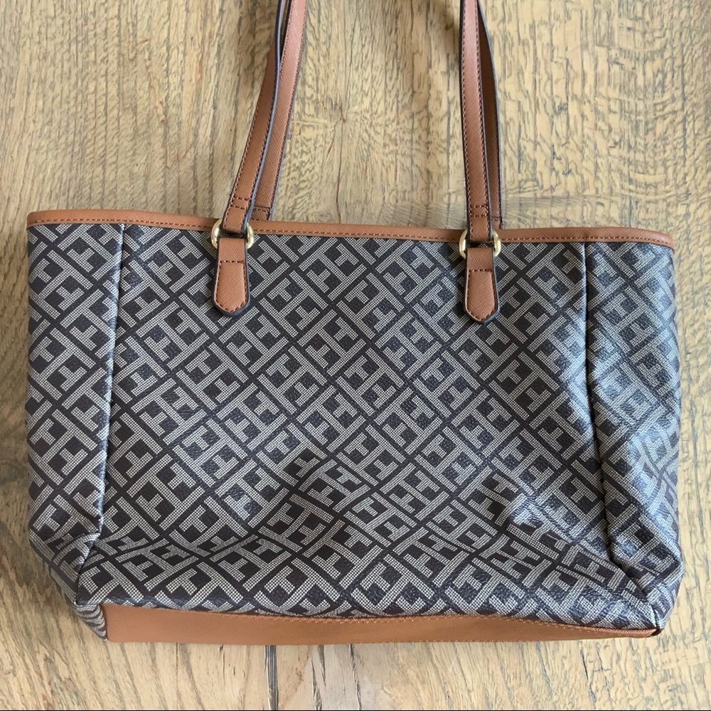 New Without Tag! Tommy Hilfiger satchel handbag - Picture 4 of 14
